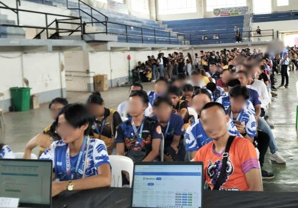 Mass registration in a gymnasium